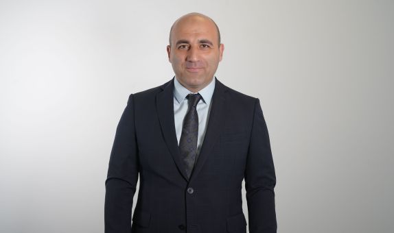 Sepaş Enerji Satış Direktörü Cüneyt Kılıçaslan: "Dijitalleşme SEPAŞ enerjinin öncelik verdiği stratejik bir alan" Sepaş Enerji Satış Direktörü Cüneyt Kılıçaslan: "Dijitalleşme SEPAŞ enerjinin öncelik verdiği stratejik bir alan"