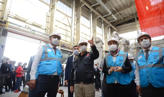 Enerji Bakanı Fatih Dönmez Lityum Pilot Tesisini İnceledi Enerji Bakanı Fatih Dönmez Lityum Pilot Tesisini İnceledi