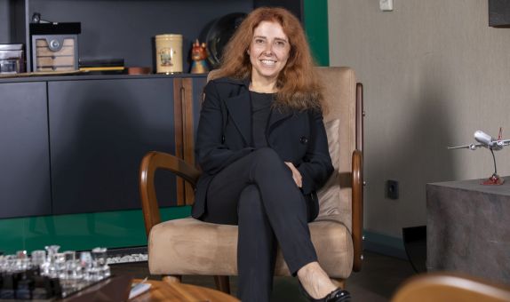 GTC Güneş Yönetim Kurulu Başkanı Çiğdem Besen: 'Çift Taraflı Cam Paneller Yüzde 6 Oranında Daha Verimli' GTC Güneş Yönetim Kurulu Başkanı Çiğdem Besen: 'Çift Taraflı Cam Paneller Yüzde 6 Oranında Daha Verimli'