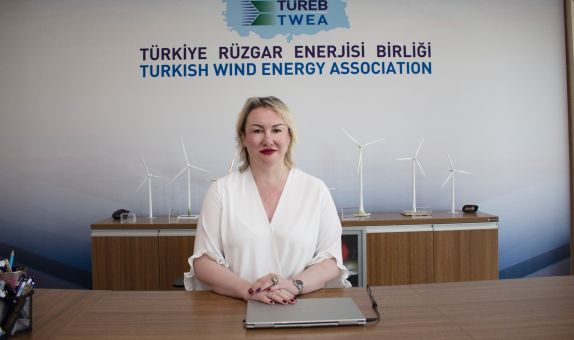 TÜREB'in İlk Kadın Yönetim Kurulu Başkanı Ebru Arıcı Oldu TÜREB'in İlk Kadın Yönetim Kurulu Başkanı Ebru Arıcı Oldu